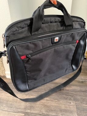Swiss Army Black Nylon Computer Laptop Shoulder Messenger Bag Briefcase Travel